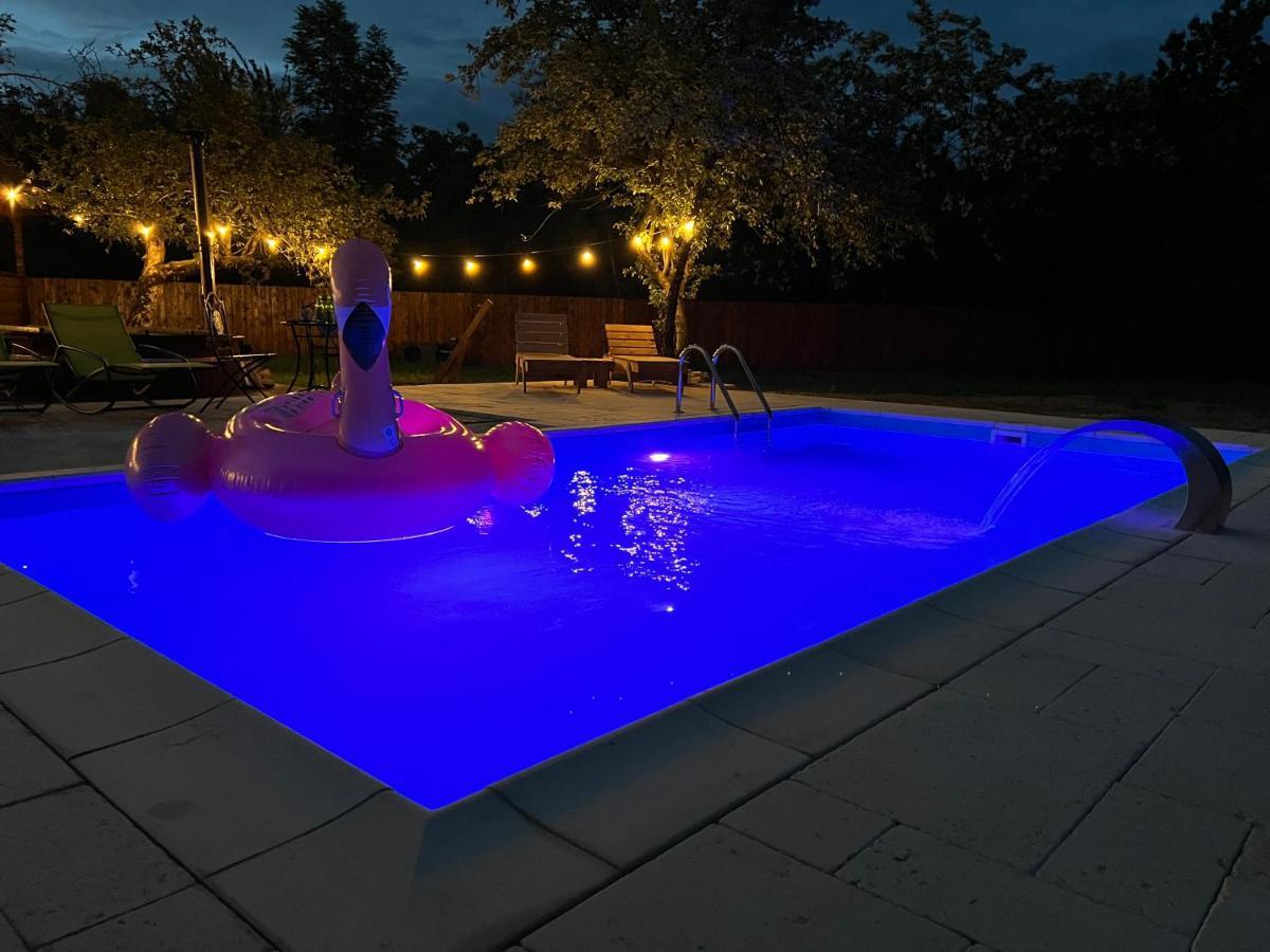 Horace Guesthouse Pool & Hot Tub & Bikes & River Dejani Esterno foto